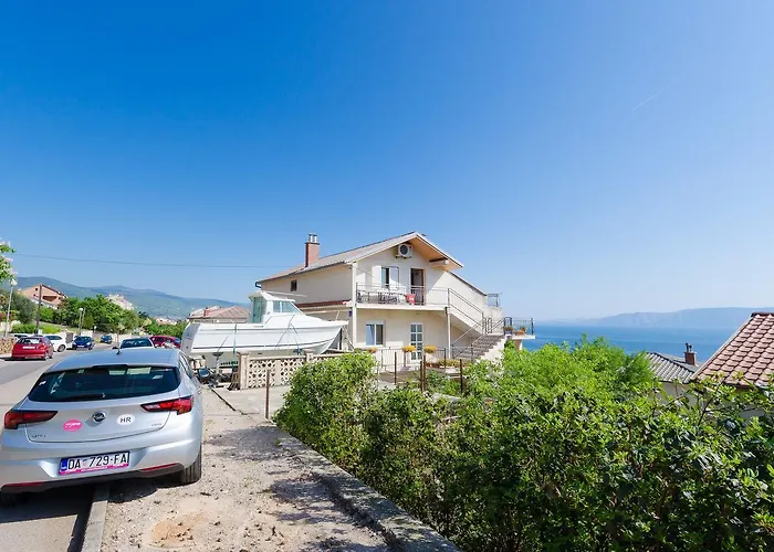 Apartments And Room Drazen