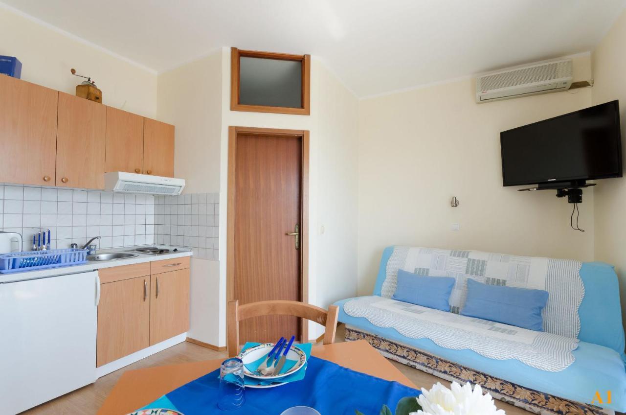 Apartment And Drazen *