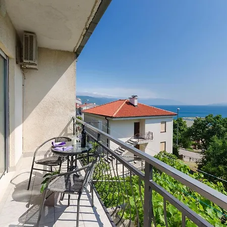 Apartments And Room Drazen Novi Vinodolski Exterior photo