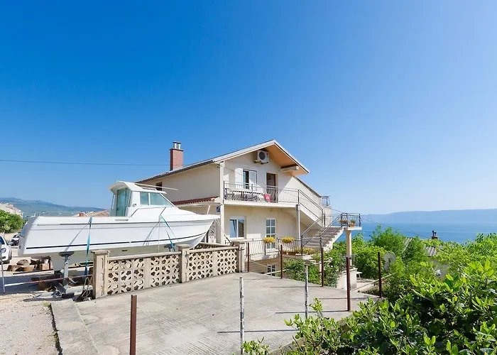 Apartments And Room Drazen
